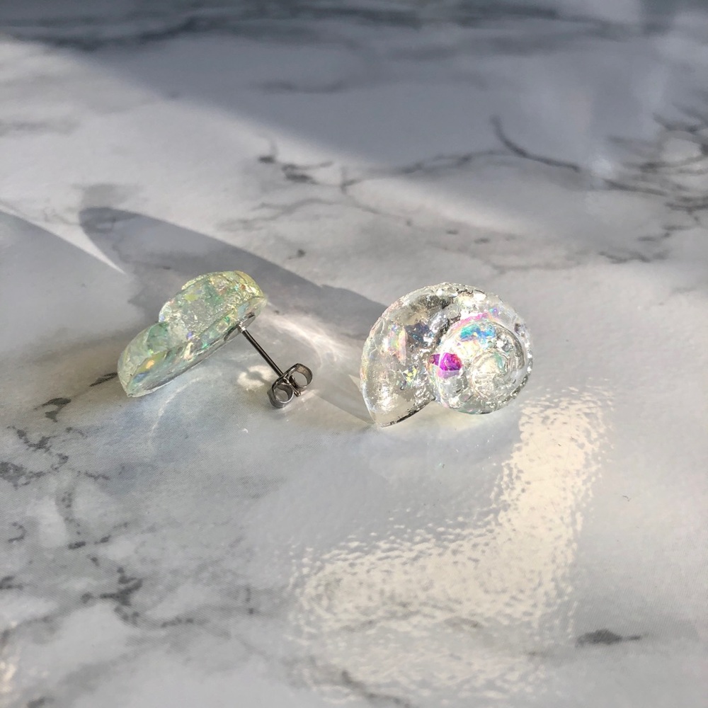 HANDMADE Clear Colorful Shell Shaped Studs
